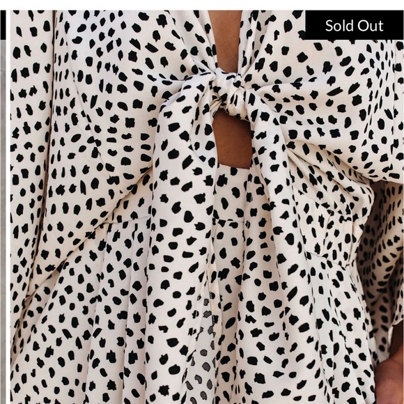 Vici Shop- Flawless Brand- Well Behaved Printed Pocketed Tie Romper, Medium - Picture 4 of 13